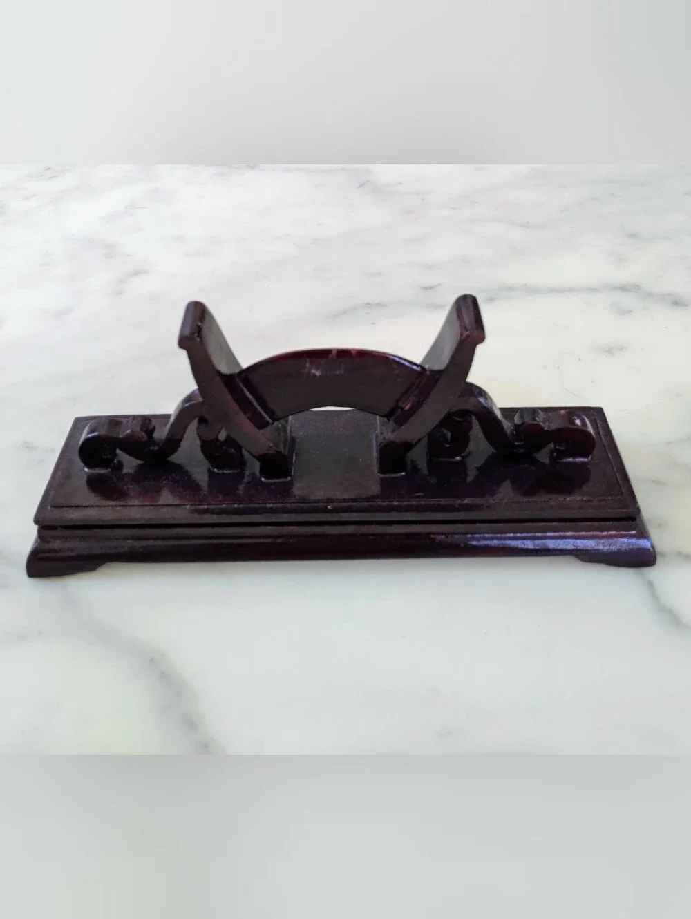 NWT. VTG Chinese Sandalwood  fragrance Fan, Hand Carved w/Chinese Rosewood Stand